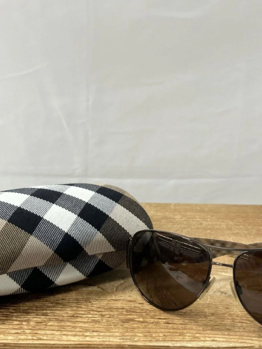 Burberry B3020-M Plaid Aviator Sunglasses 1031/73 w/ Case
